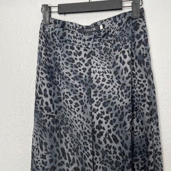 Forever 21 Womens Pants Size XS Gray Animal Print Wide Leg Comfort Trouser - Picture 7 of 11